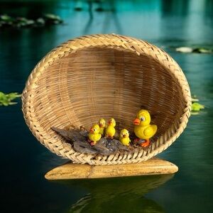 Handcrafted Diorama Wicker Basket Kitschy Mother Duck 4 Babies Ducklings Yellow